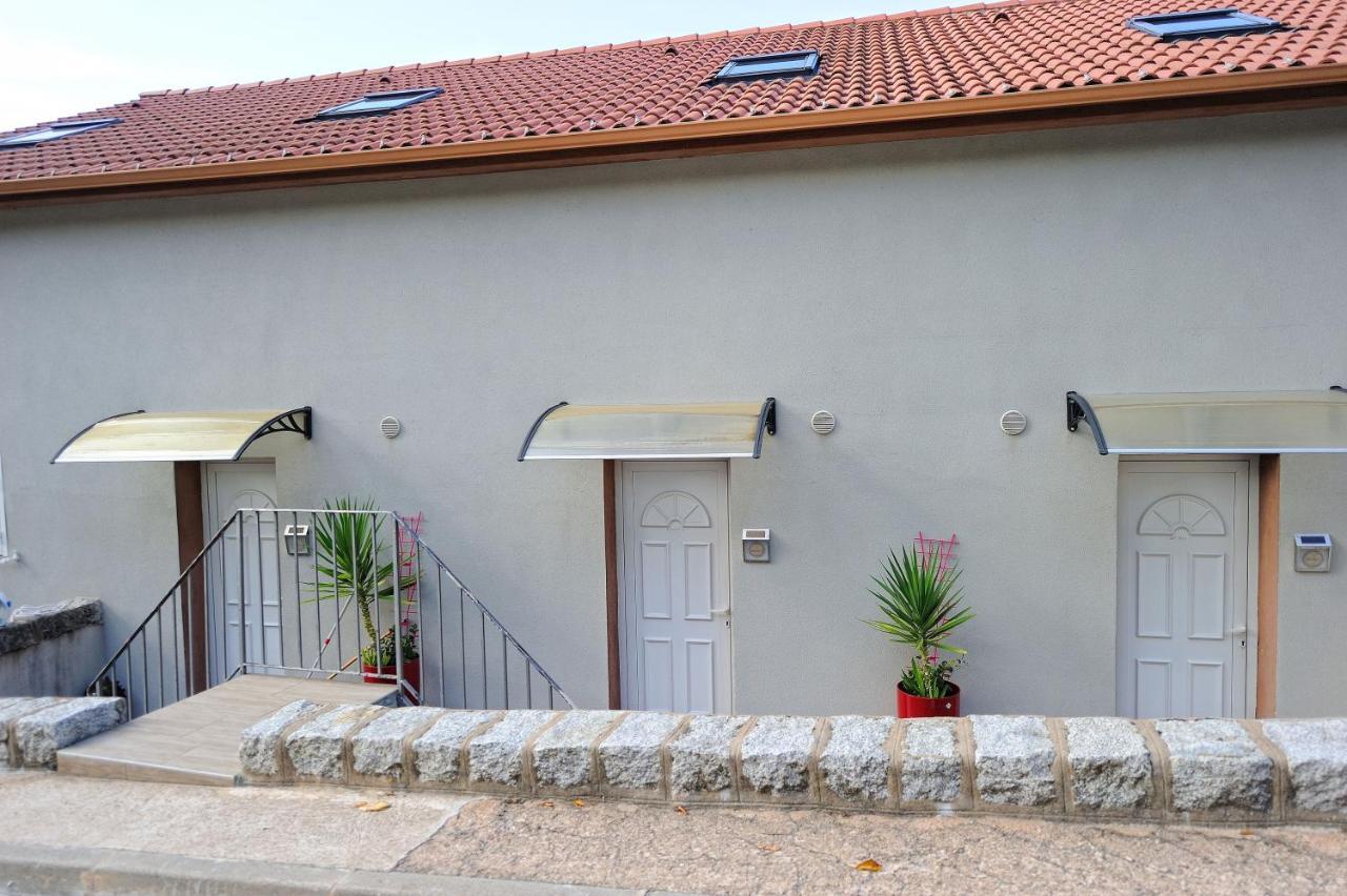 Appartement Du Tourisme Zonza Esterno foto